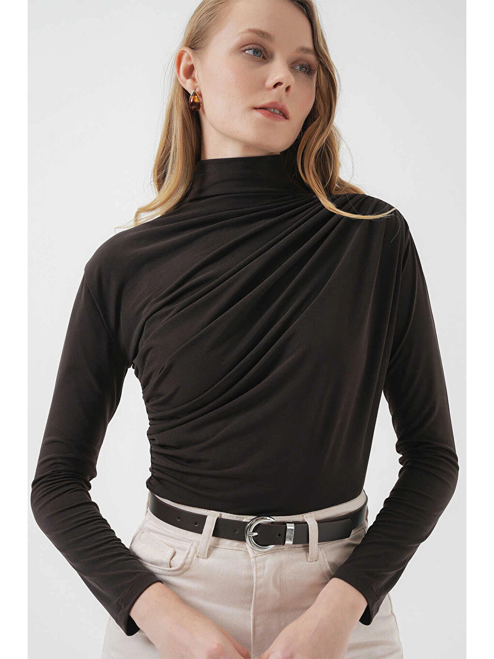 Kadın Kahverengi Büzgü Detay Balıkçı Yaka Sandy Bluz HZL25W-BD19251