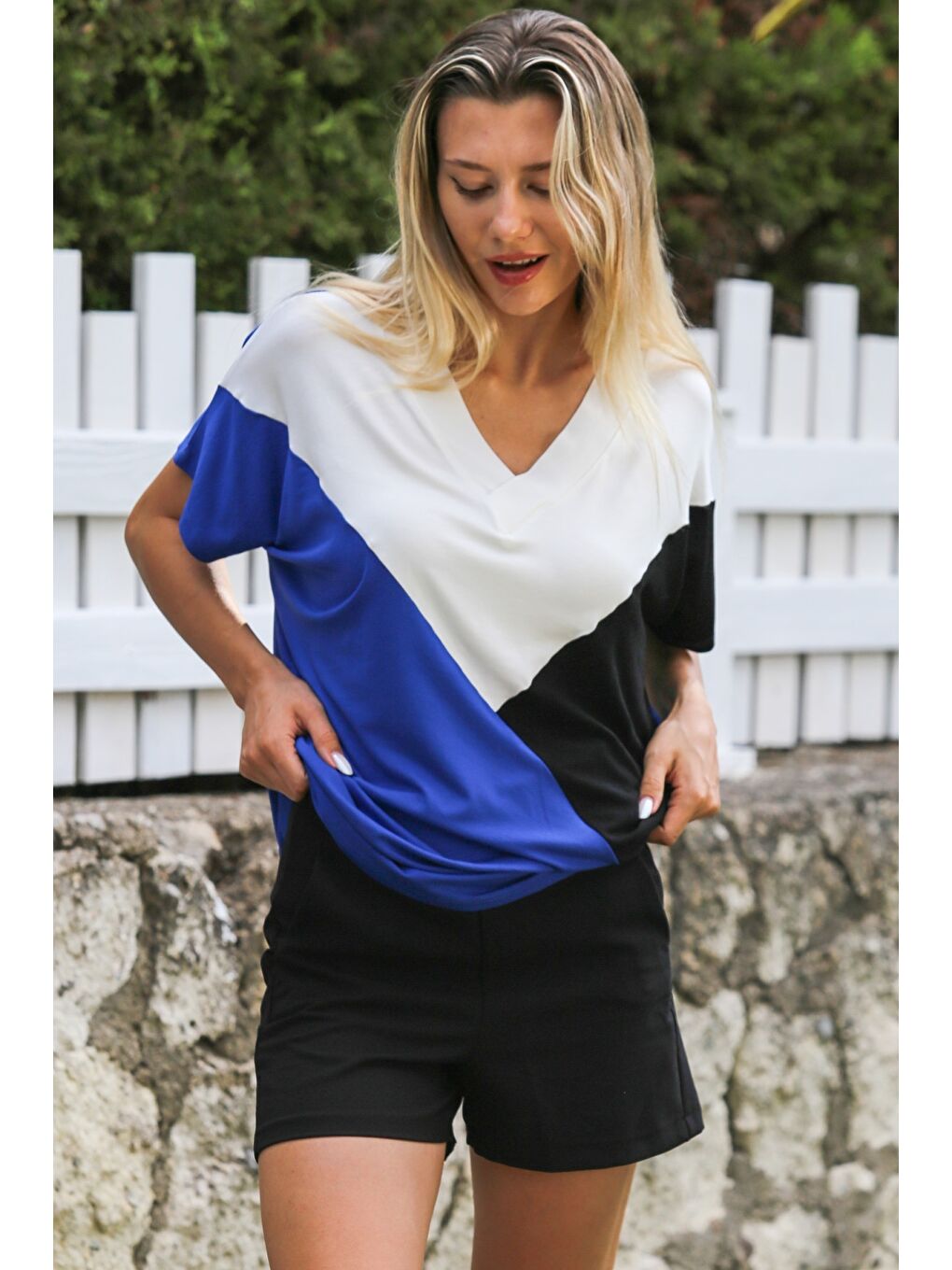 Mavi-Beyaz-Siyah V Yaka Düşük Kol Örme Garnili Örme Casual Bluz-1