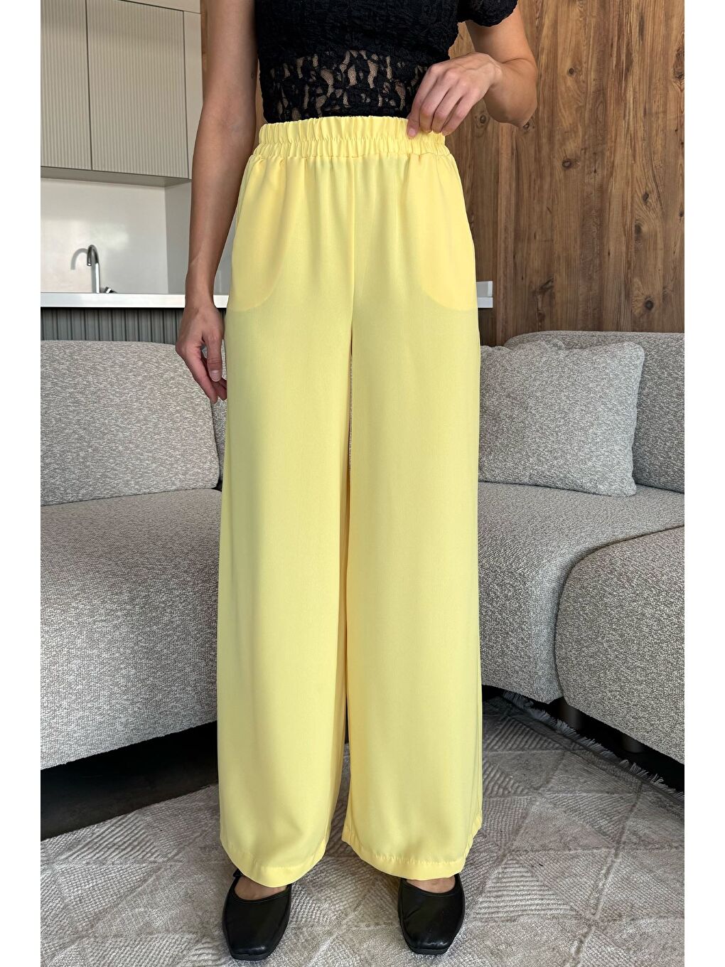 Sarı Kadın Bol Paça Bel Lastikli Kumaş Pantolon
