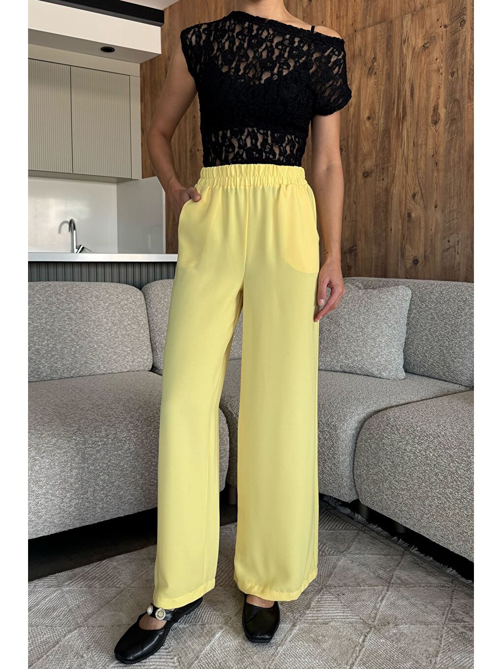 Sarı Kadın Bol Paça Bel Lastikli Kumaş Pantolon-1