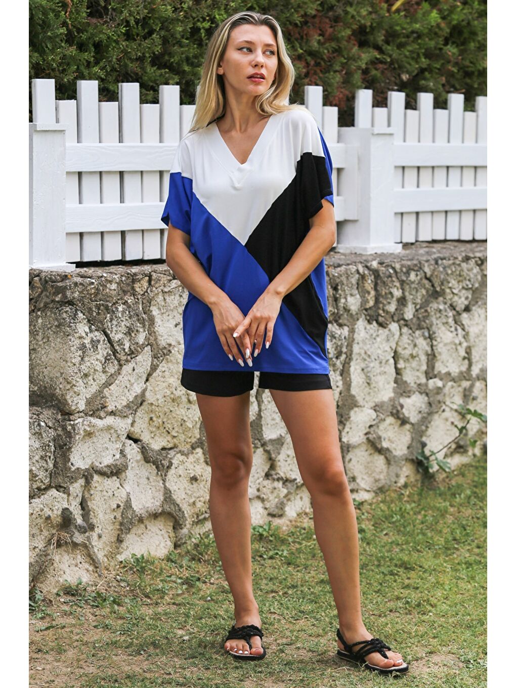 Mavi-Beyaz-Siyah V Yaka Düşük Kol Örme Garnili Örme Casual Bluz-3