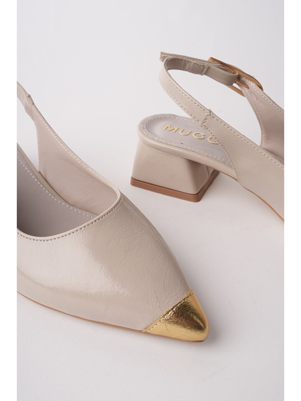 Bej CHANCE Gold Burun Detaylı Sivri Burun Arkası Açık Kadın Kısa Topuklu Ayakkabı-5