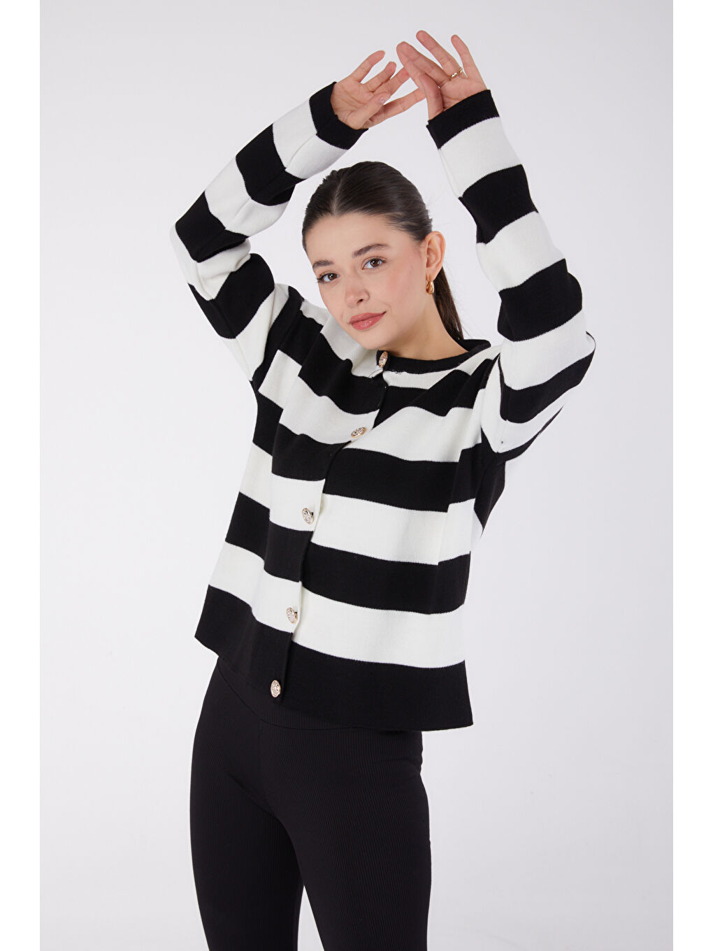 Bisiklet Yaka Kadın Siyah Düğmeli Triko Body - 26507-1