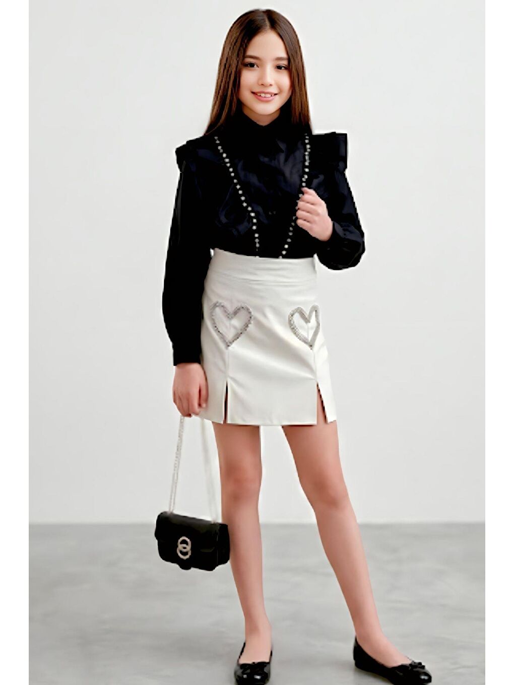 Kız Çocuk Kristal Taşlı Kalp Figürlü Beyaz Etekli Takım