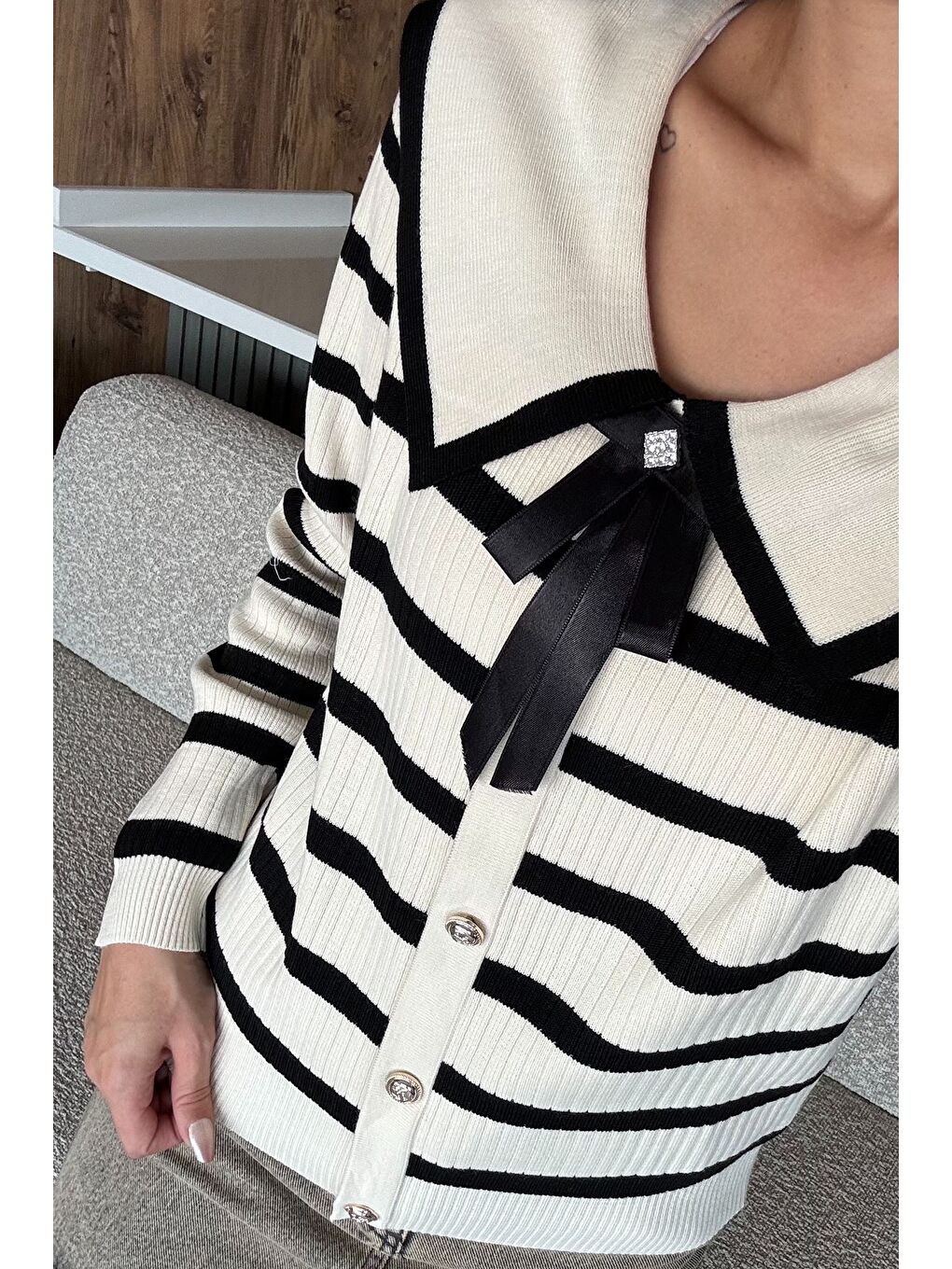 Ekru Fiyonklu Sahte Düğmeli Triko Bluz (s,m,l Uyumludur)-4