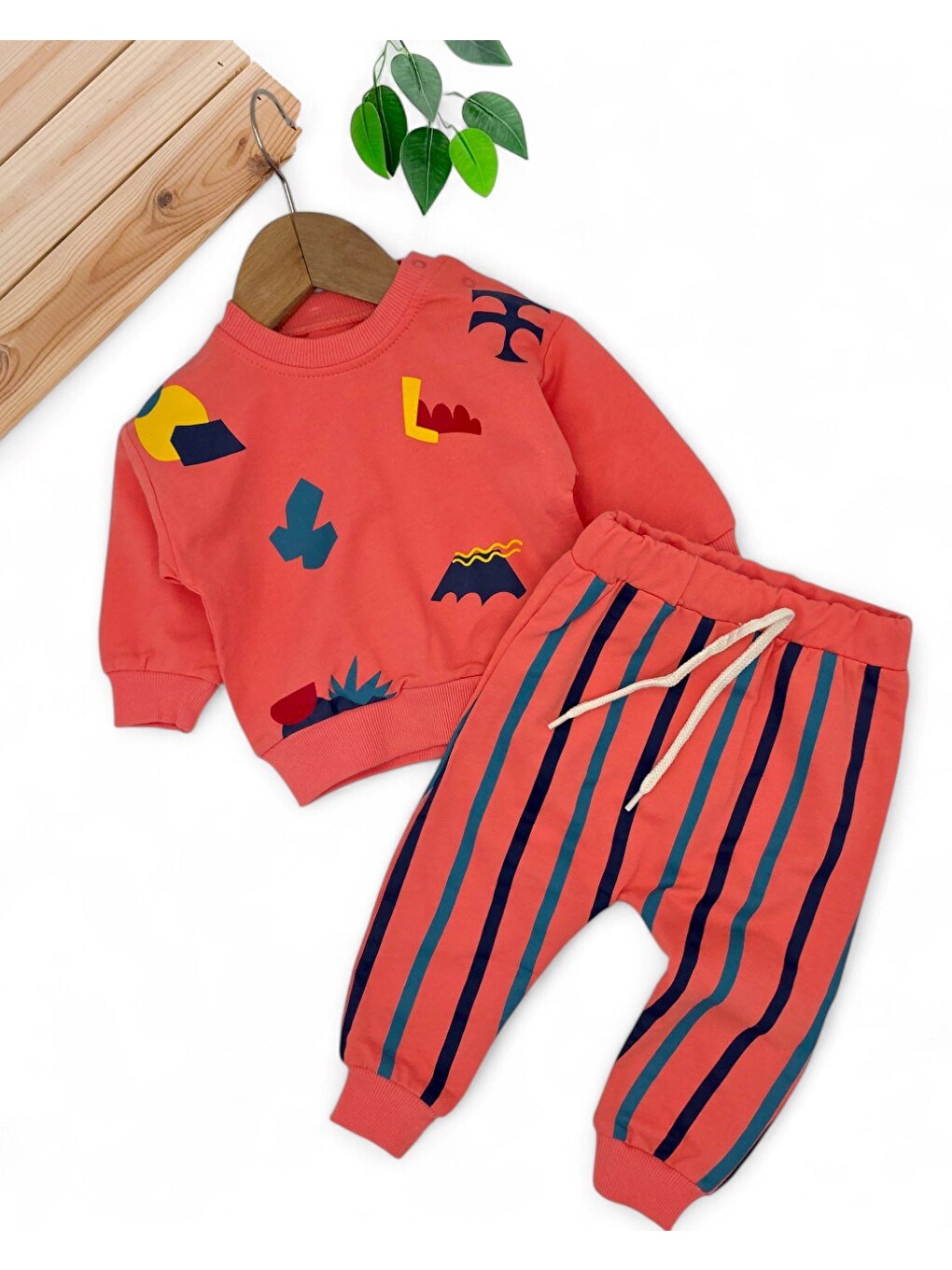 Kırmızı Erkek Bebek Mevsimlil Baskılı Sweatshirt, Çizgili Altlı 6-9-12-18-24 Ay 2'li Alt Üst Takım-1
