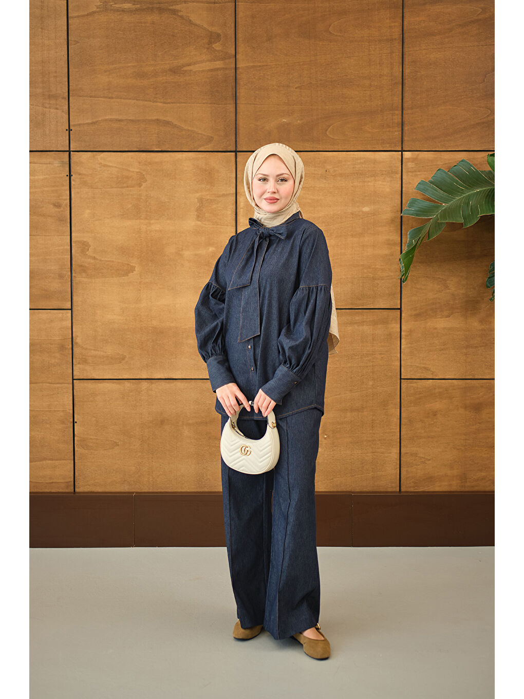 Kadın Kol Büzgülü Düğme Detay Yaka Bağlamalı Jean Pantolonlu Takım Lacivert-3