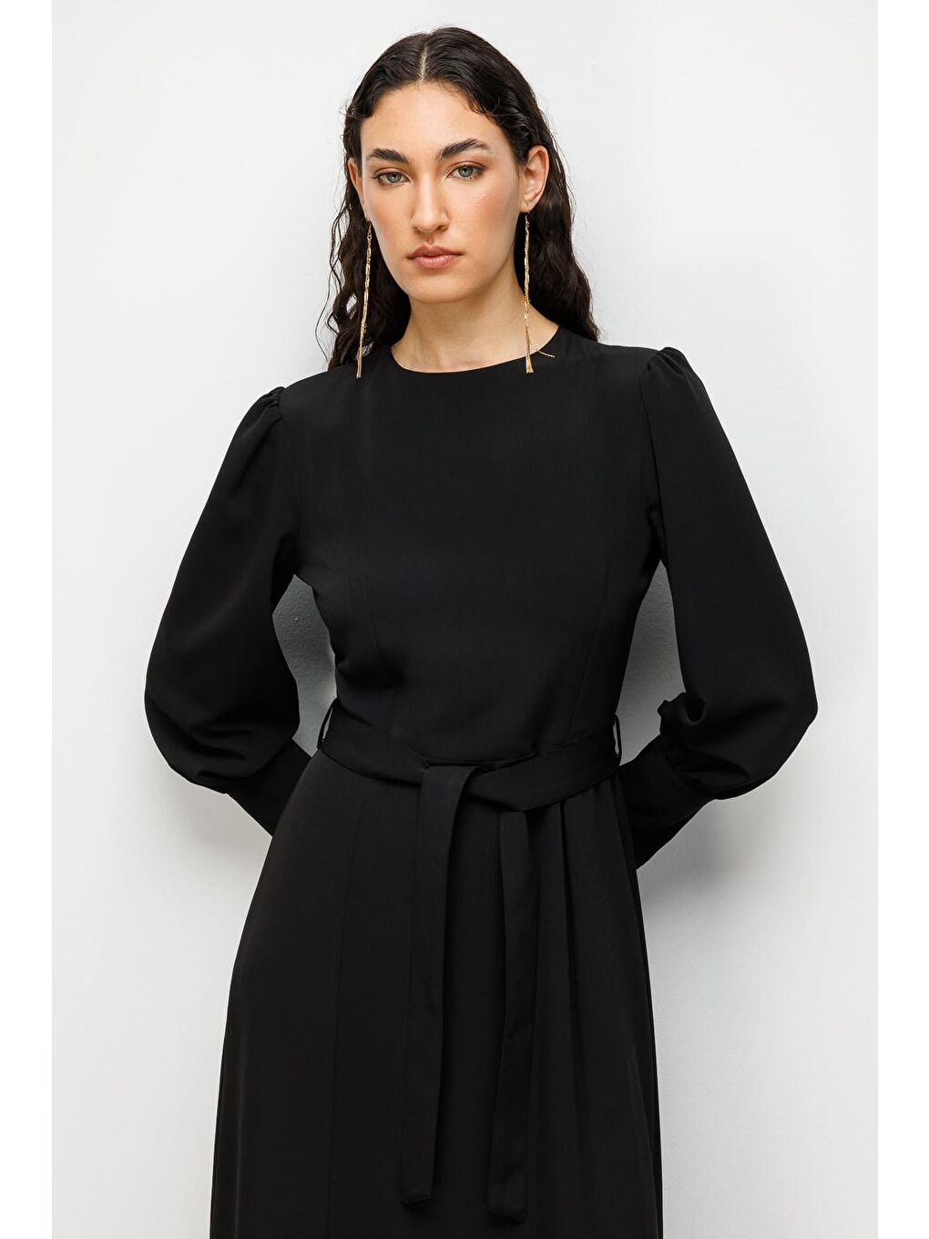 Geniş Kol Manşetli Siyah Maksi Kloş Elbise-2