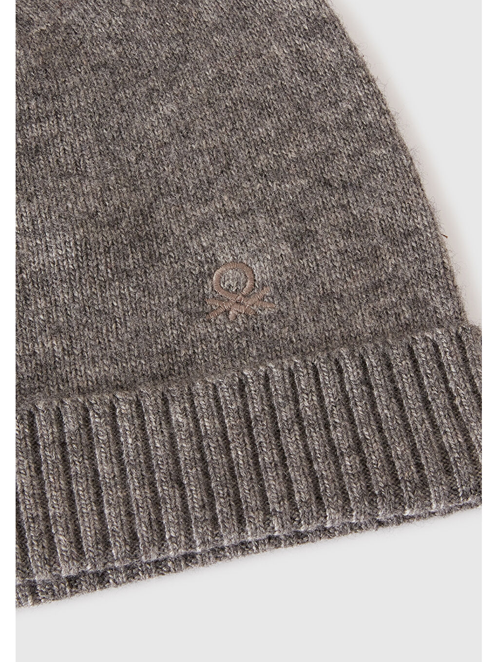 Gri Kadın Antrasit Melanj Yün ve Kaşmir Karışımlı Önü Logo Detaylı Ribana Detaylı Bere-2