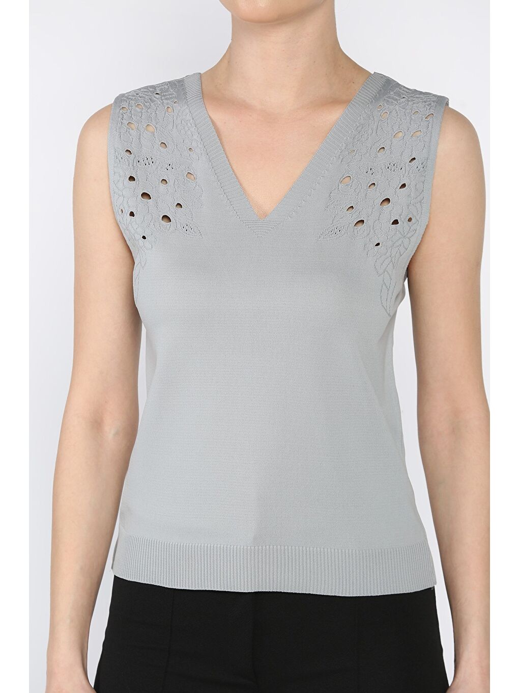 Gri Kadın V Yaka Sıfır Kol Triko Bluz-3