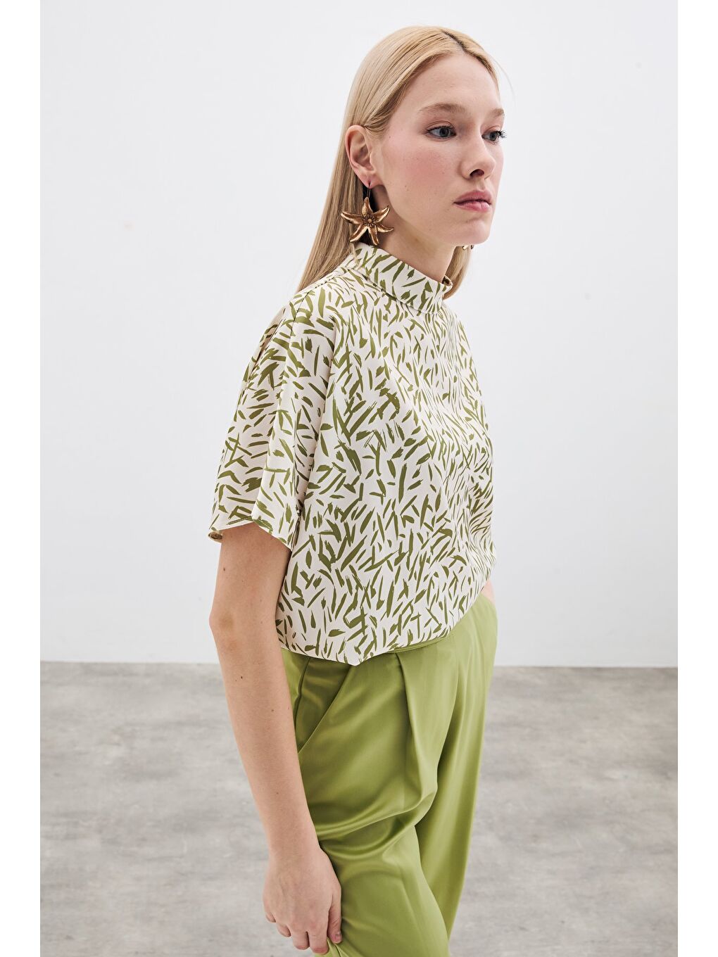 Yarasa Kol Desenli Bluz - Yağ Yeşili-4