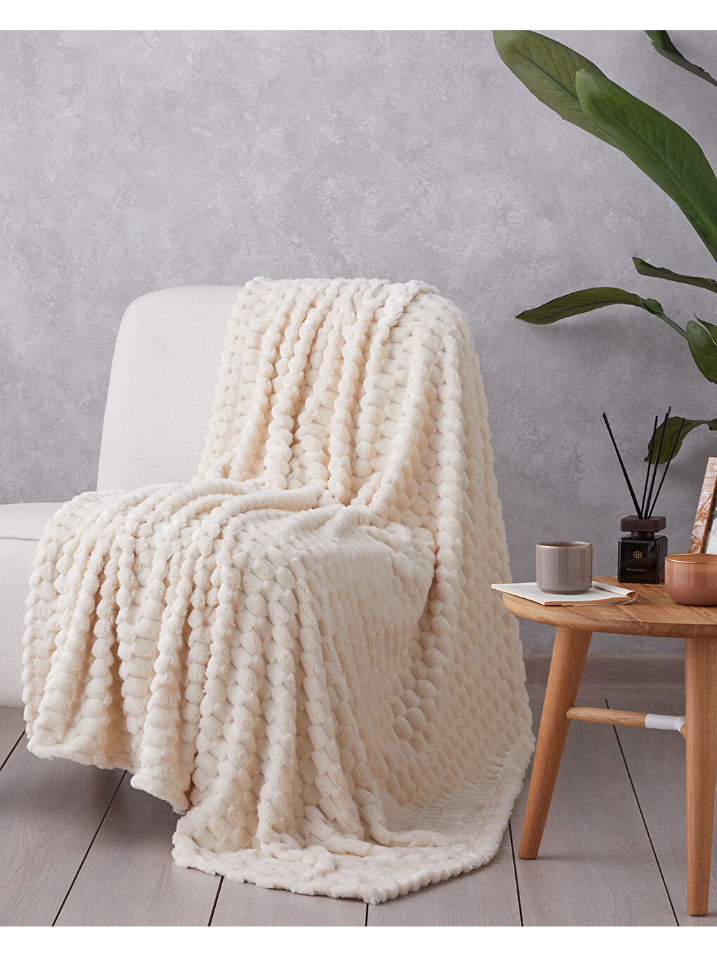 Ekru Tiny Bubbles Jakarlı Wellsoft Tv Battaniye 120x160 cm Krem-1