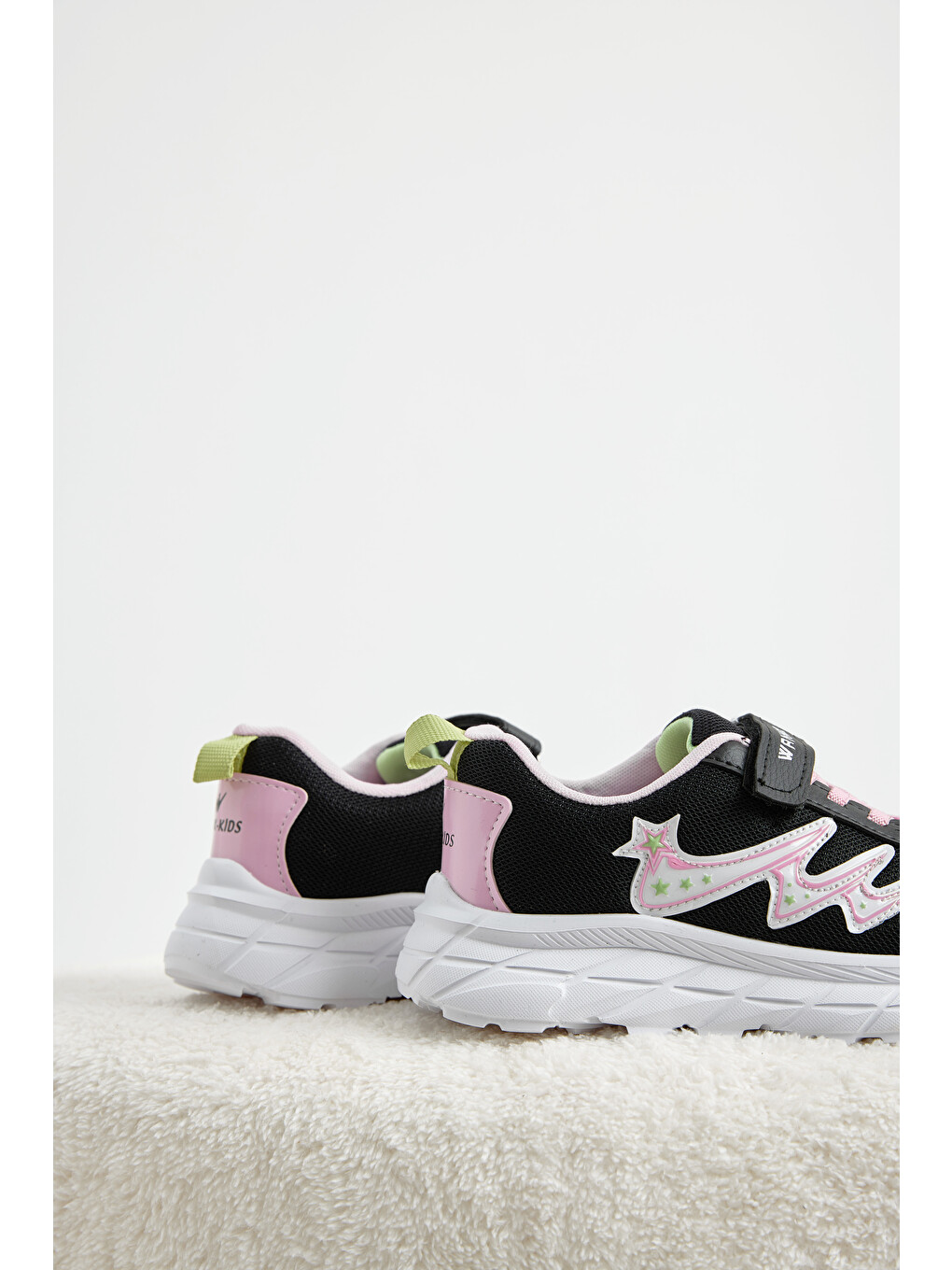 Çocuk Unisex Siyah Pembe Rahat Kalıp Nefes Alabilen Cırtlı Sneaker-3