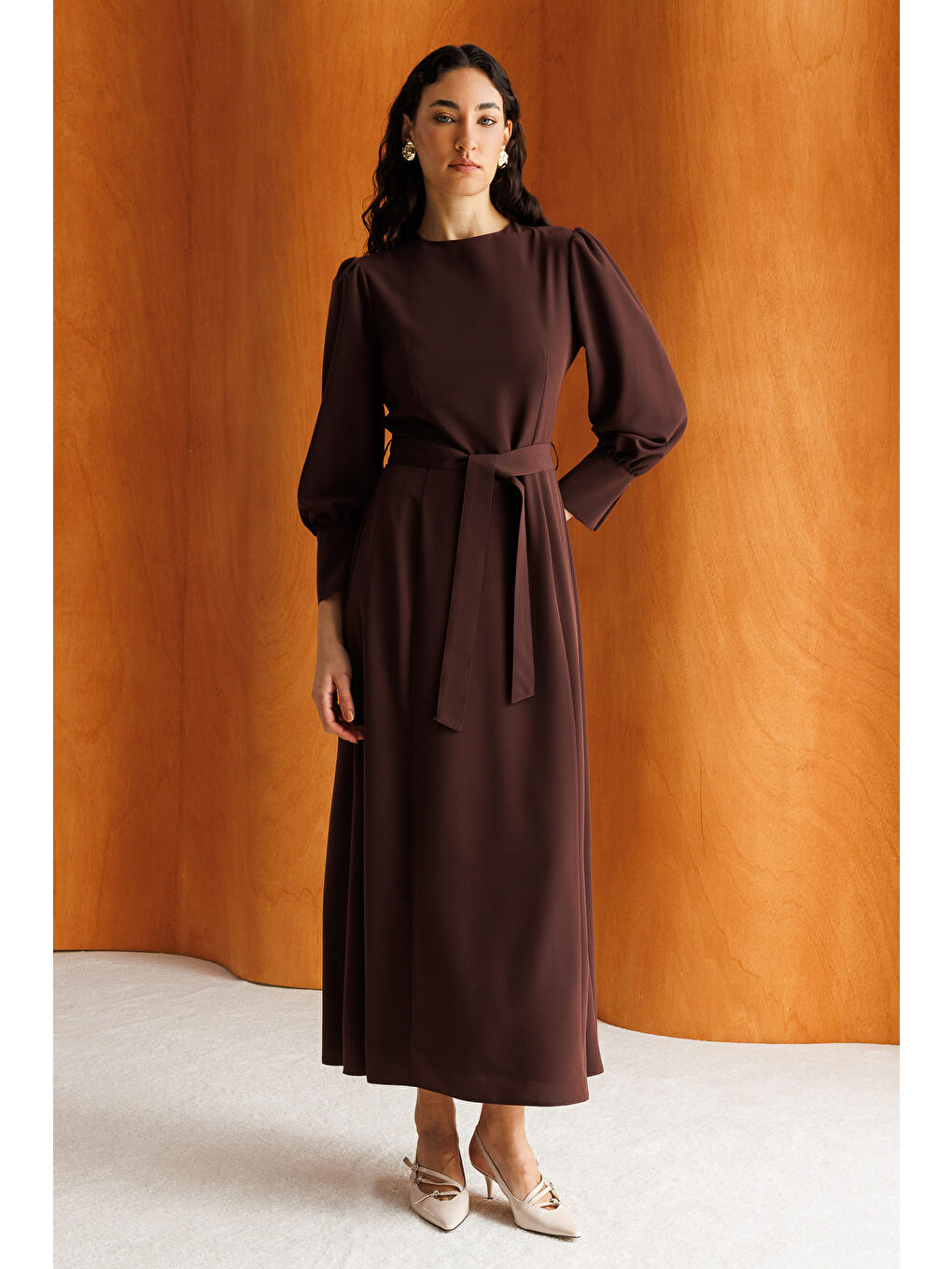 Acı Kahve Geniş Kol Manşetli Kahverengi Maksi Kloş Elbise-1