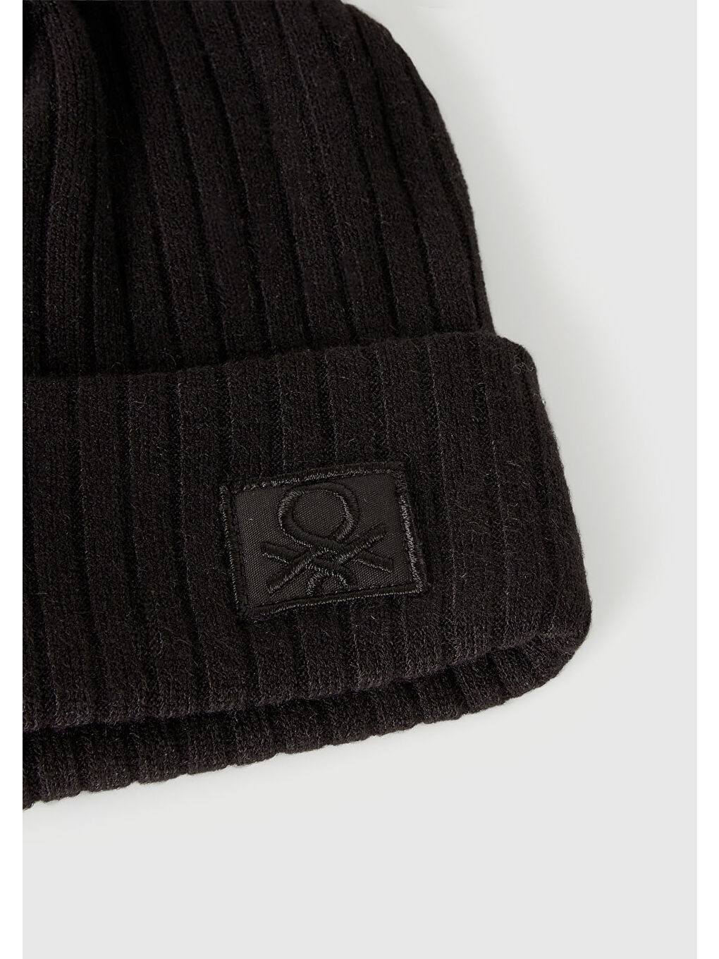 Kız Çocuk Siyah 3D İşlemeli Astarlı Nervürlü Bere-2