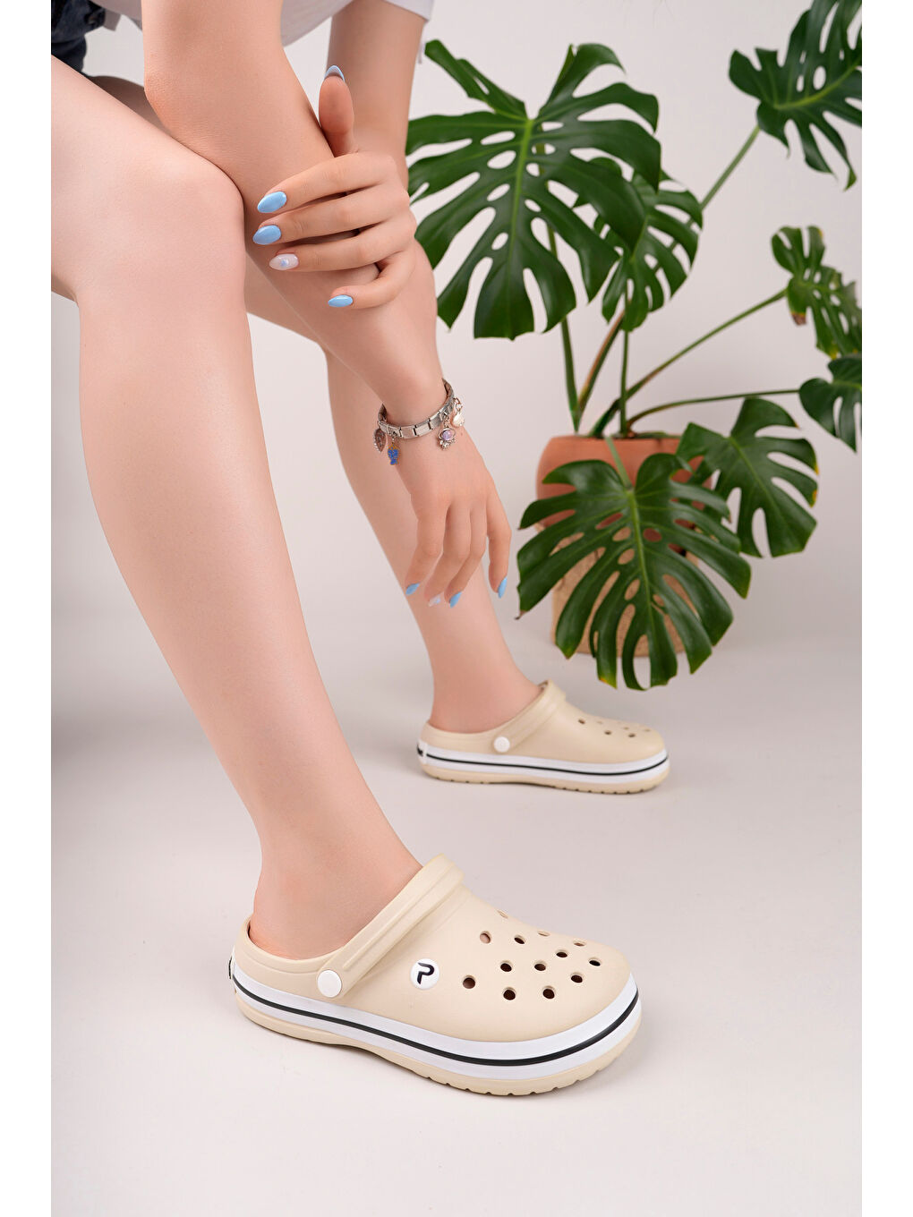 Bej Unisex Bant Detaylı Günlük Rahat Terlik