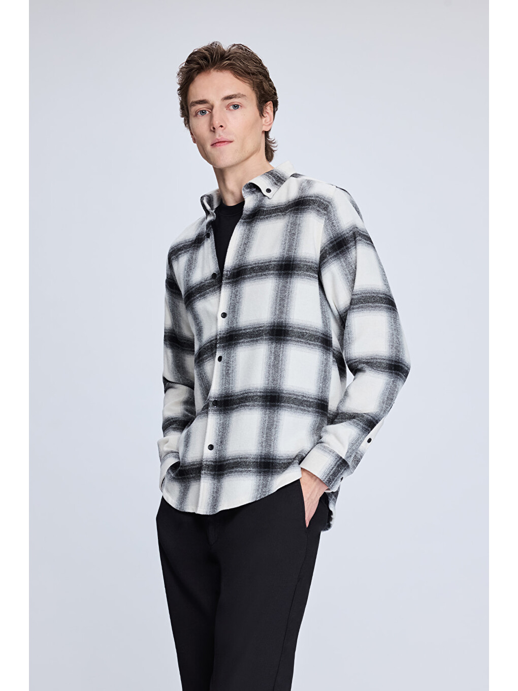 Siyah Slim Fit Kareli Düğmeli Yaka Uzun Kollu Pamuklu Gömlek-2