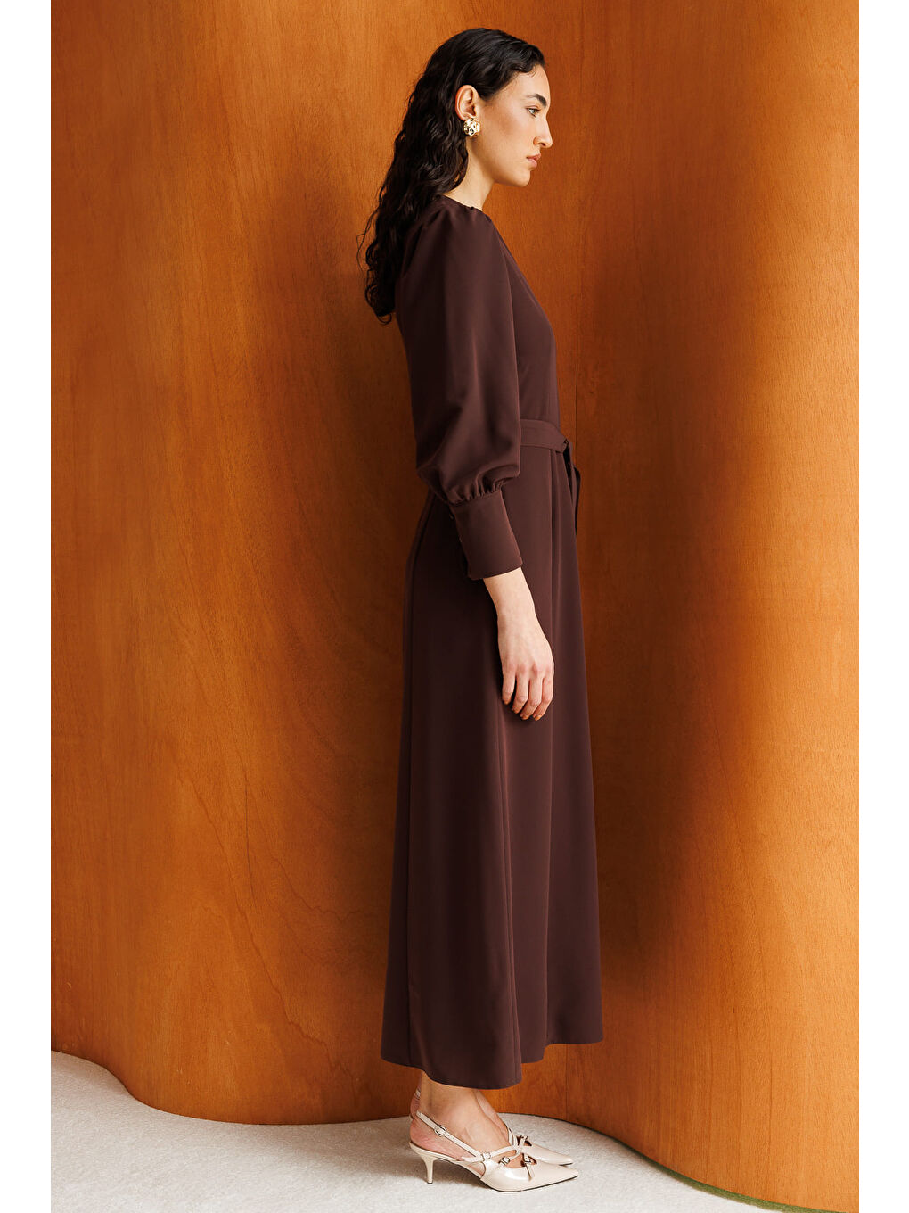 Acı Kahve Geniş Kol Manşetli Kahverengi Maksi Kloş Elbise-5
