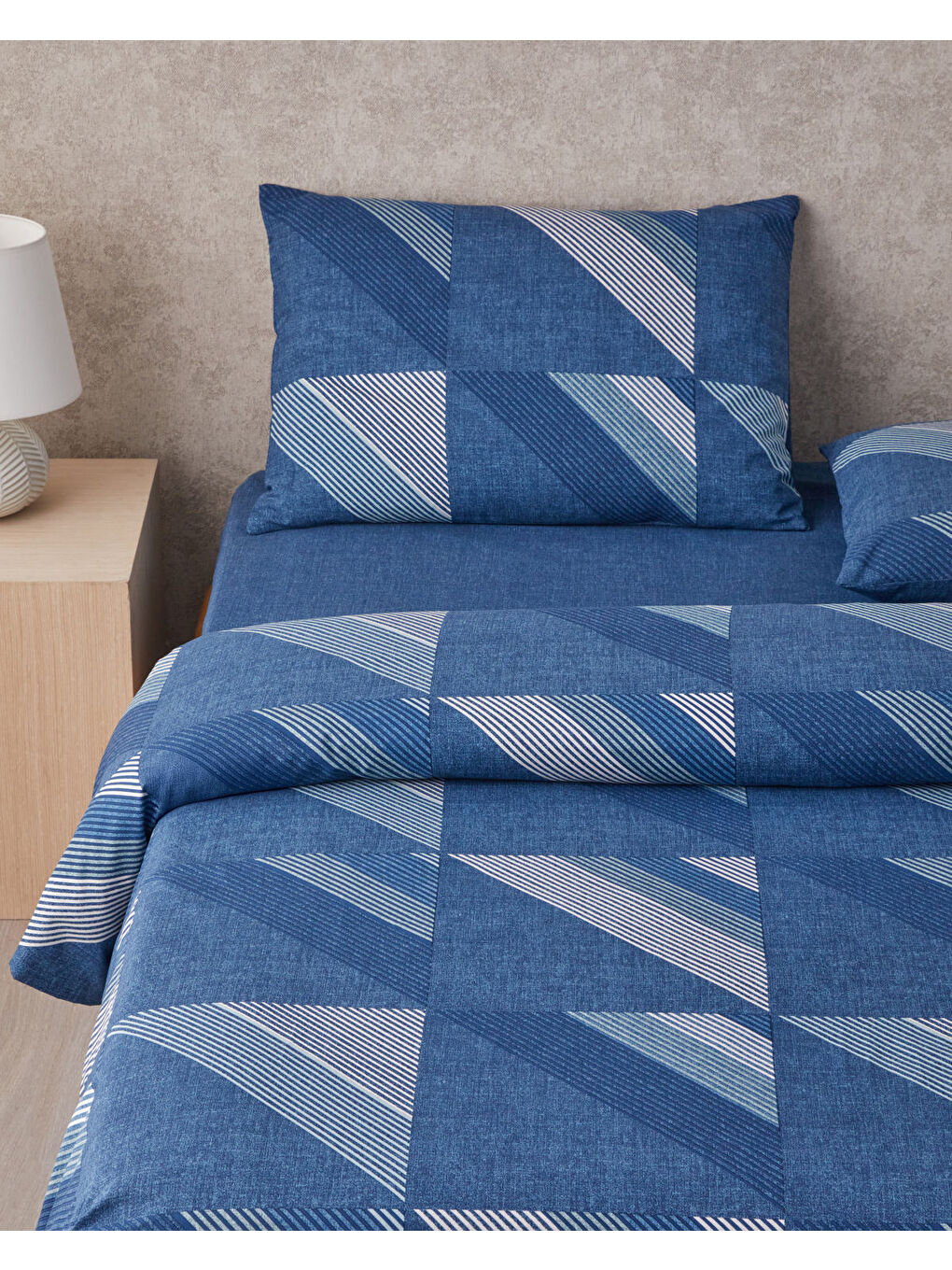 Triangle Flow Kolay Ütülenir Çift Kişilik Nevresim Takımı 200x220 cm Lacivert-1
