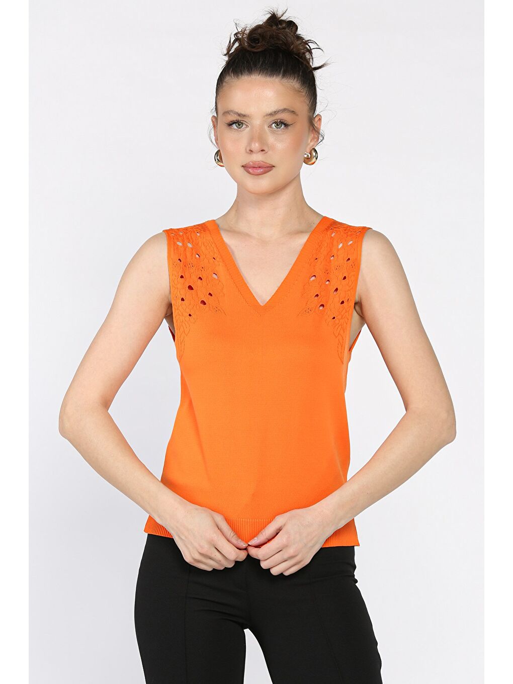 Turuncu Kadın V Yaka Sıfır Kol Triko Bluz-1