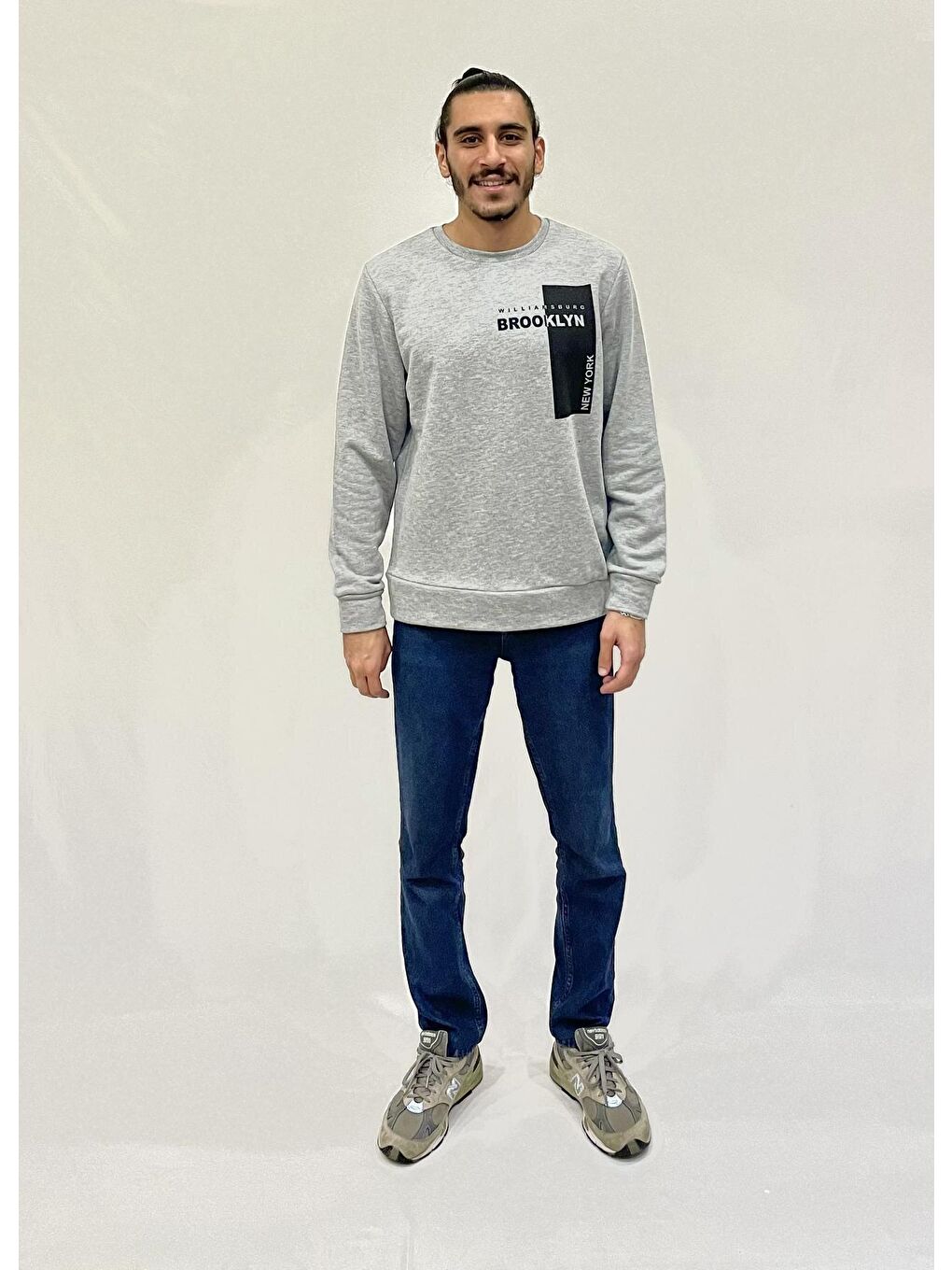 Gri Erkek Bisiklet Yaka Regular Fit 3 İplik Kalın W.Brooklyn Baskılı Sweatshirt SPR24SW31