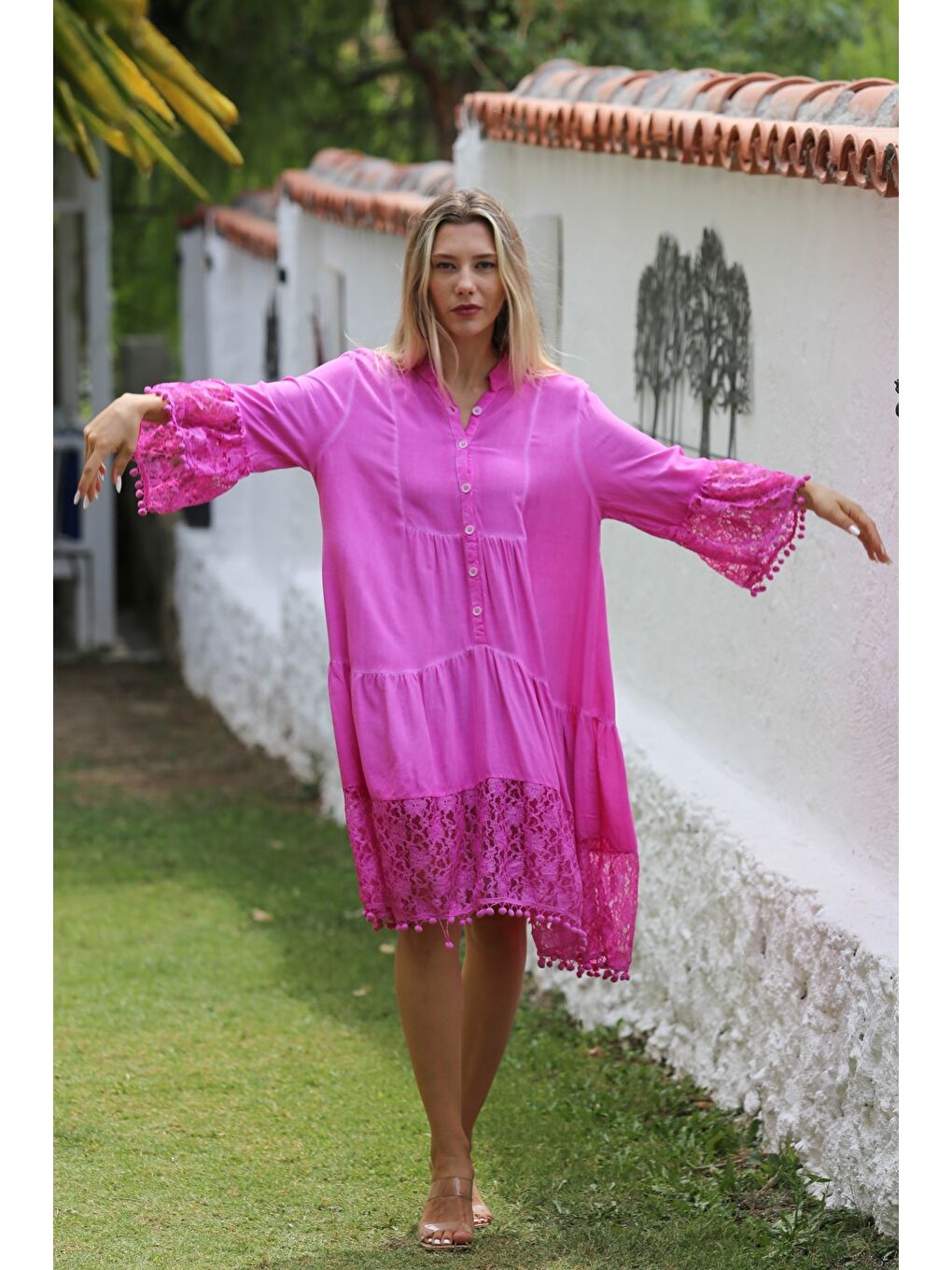 Şeker Pembesi Hakim Yaka 3/4 Kol Düğmeli Kol Ve Etek Ucu Dantelli Dokuma Casual Elbise-5