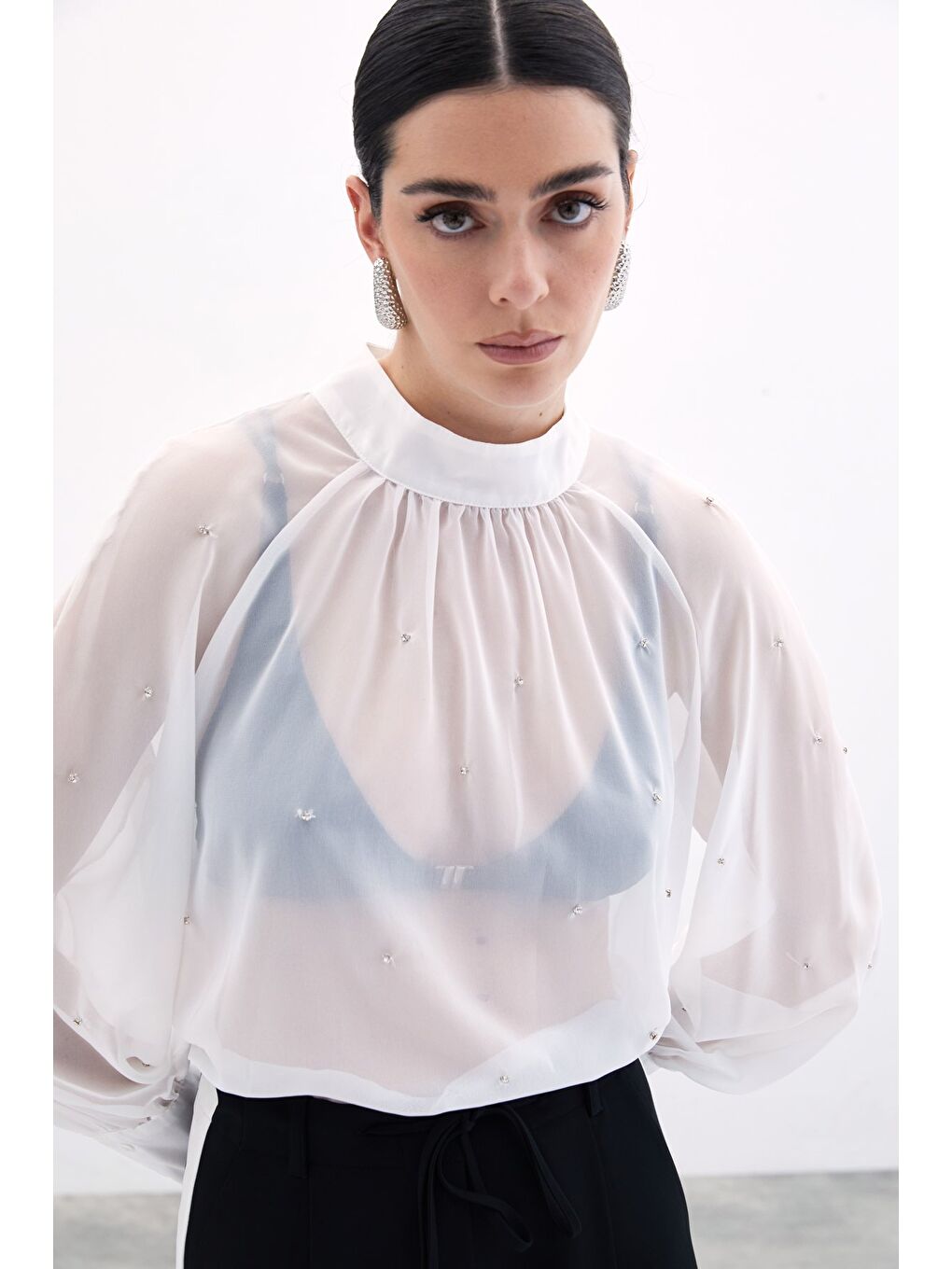 Taş Detaylı Transparan Bluz - Ekru-5