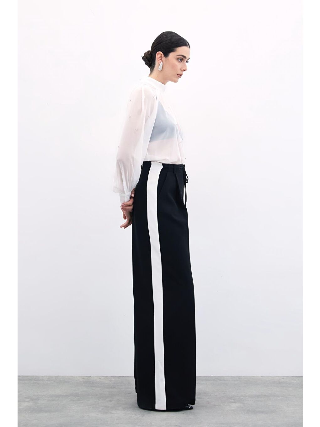 Taş Detaylı Transparan Bluz - Ekru-6