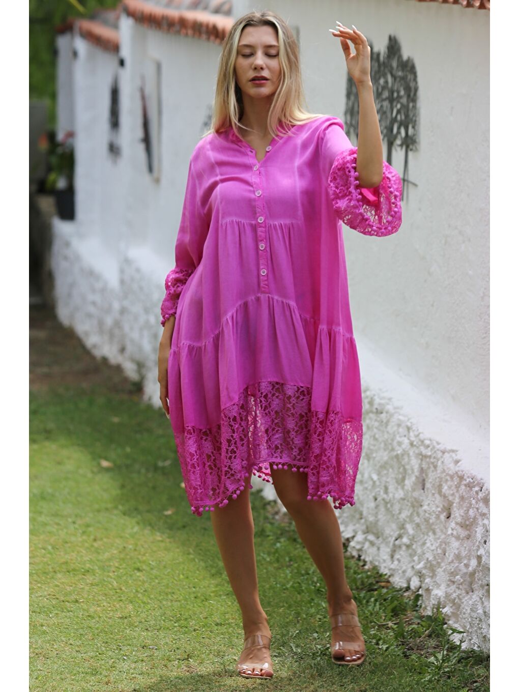 Şeker Pembesi Hakim Yaka 3/4 Kol Düğmeli Kol Ve Etek Ucu Dantelli Dokuma Casual Elbise-6