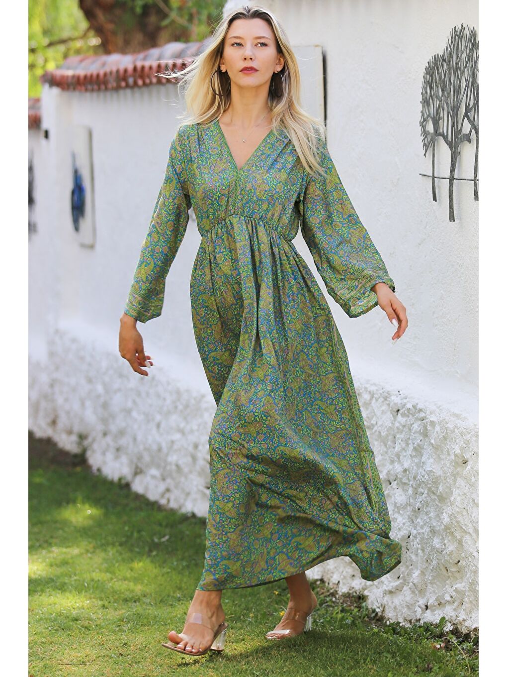 Hindistan Yeşil V Yaka Uzun Kol Robası Büzgülü Allover Baskılı Dokuma Casual Elbise-1