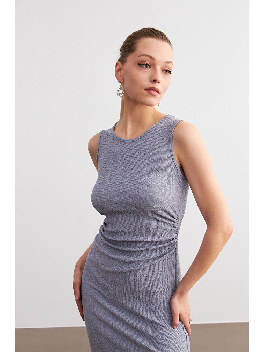 Kadın Lila Maxi Boy Yırtmaçlı Bel Büzgü Detay Krinkıl Elbise-1