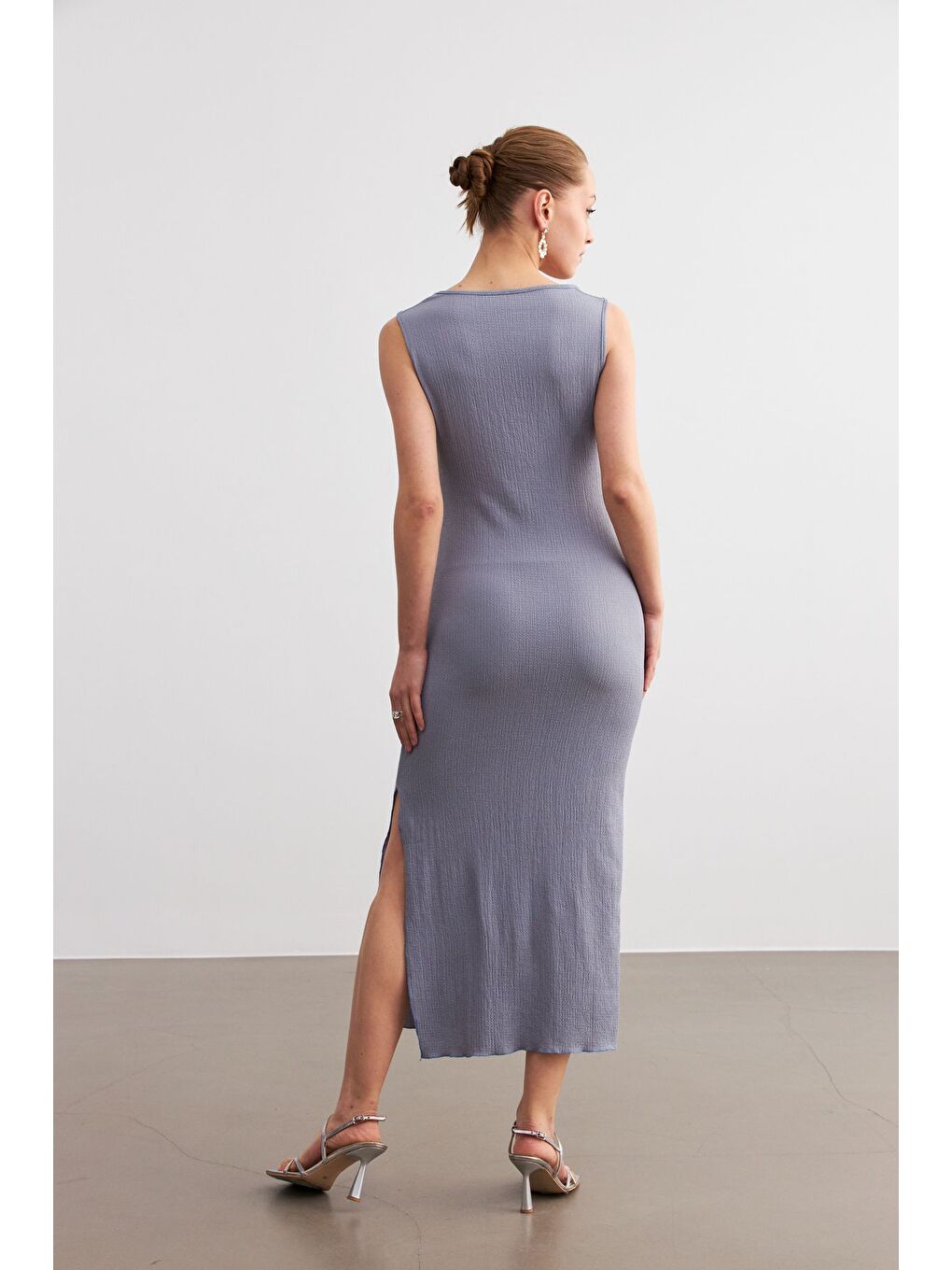 Kadın Lila Maxi Boy Yırtmaçlı Bel Büzgü Detay Krinkıl Elbise-3