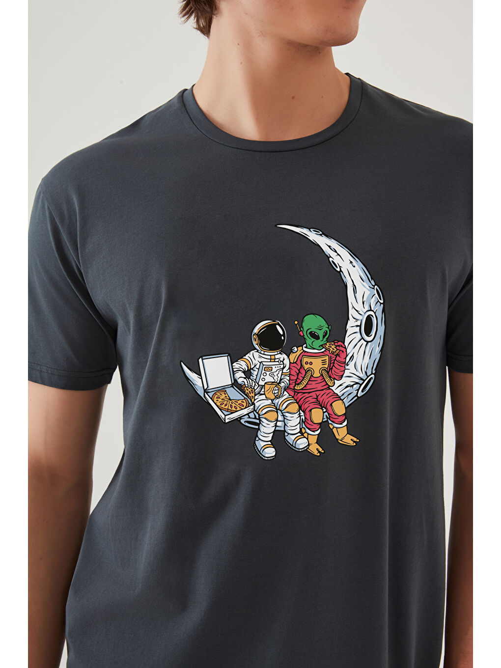 Gri Erkek Pamuklu Füme Baskılı Cepli Şort Pijama Takımı-1