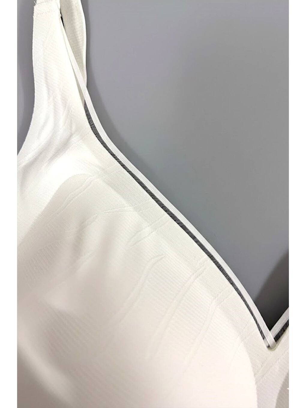 Balensiz Dikişsiz Lazer Çıkarılabilir Pedli Sütyen C26220 Ekru-1