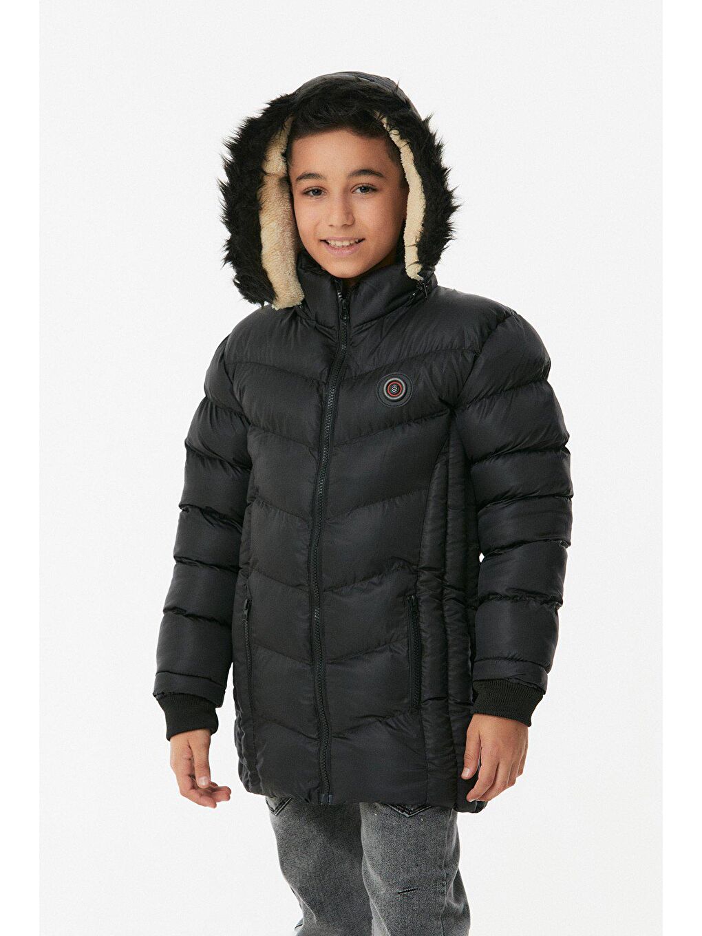 Siyah Kapüşonu Kürklü Erkek Çocuk Şişme Mont-4