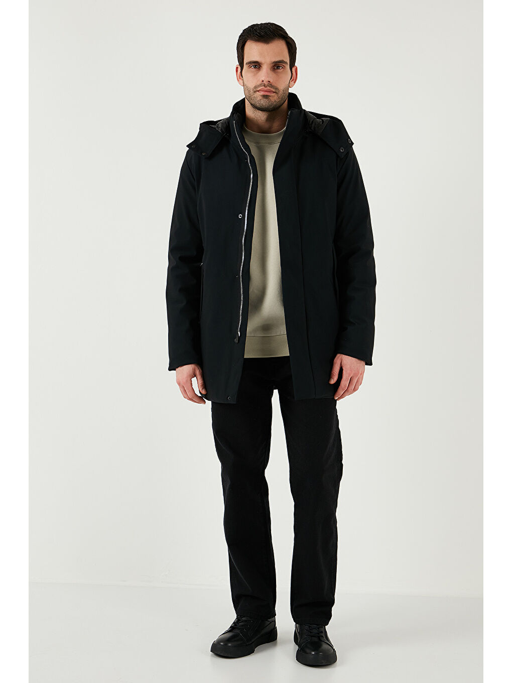 Siyah Regular Fit Çıkarılabilir Kapüşonlu Erkek Mont 497SENATOR-1