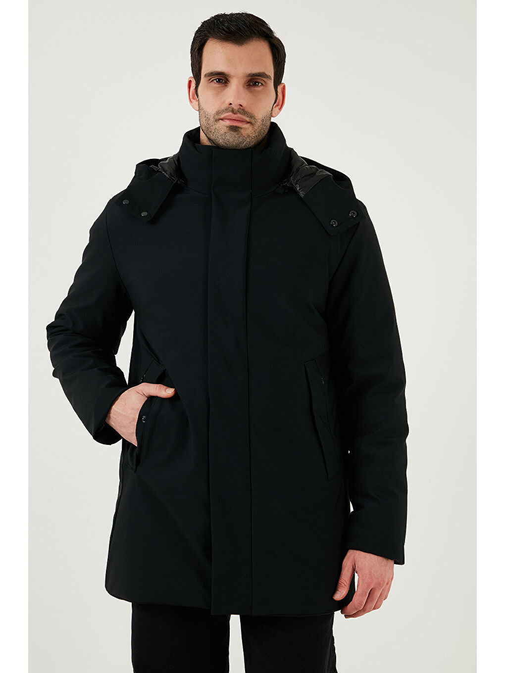 Siyah Regular Fit Çıkarılabilir Kapüşonlu Erkek Mont 497SENATOR-2