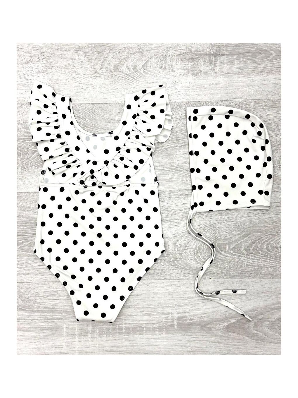 Beyaz Sırttan Çapraz Fırfır Detaylı Boneli Kız Çocuk Mayo-1