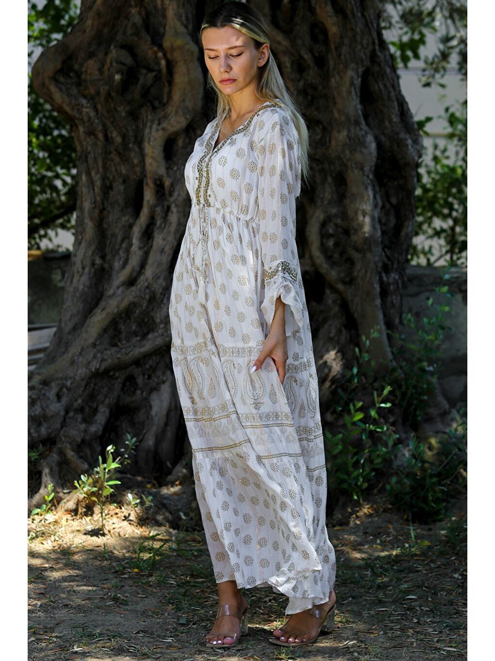 Ekru Hindistan Krem V Yaka Astarlı Kol Ve Etek Ucu Fırfırlı Pul Payet Aplikeli Dokuma Casual Elbise-6