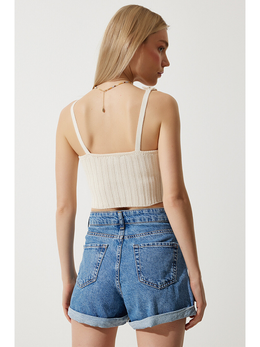 Ekru Çiçekli Askılı Crop Triko Bluz KREM LAV0008-3