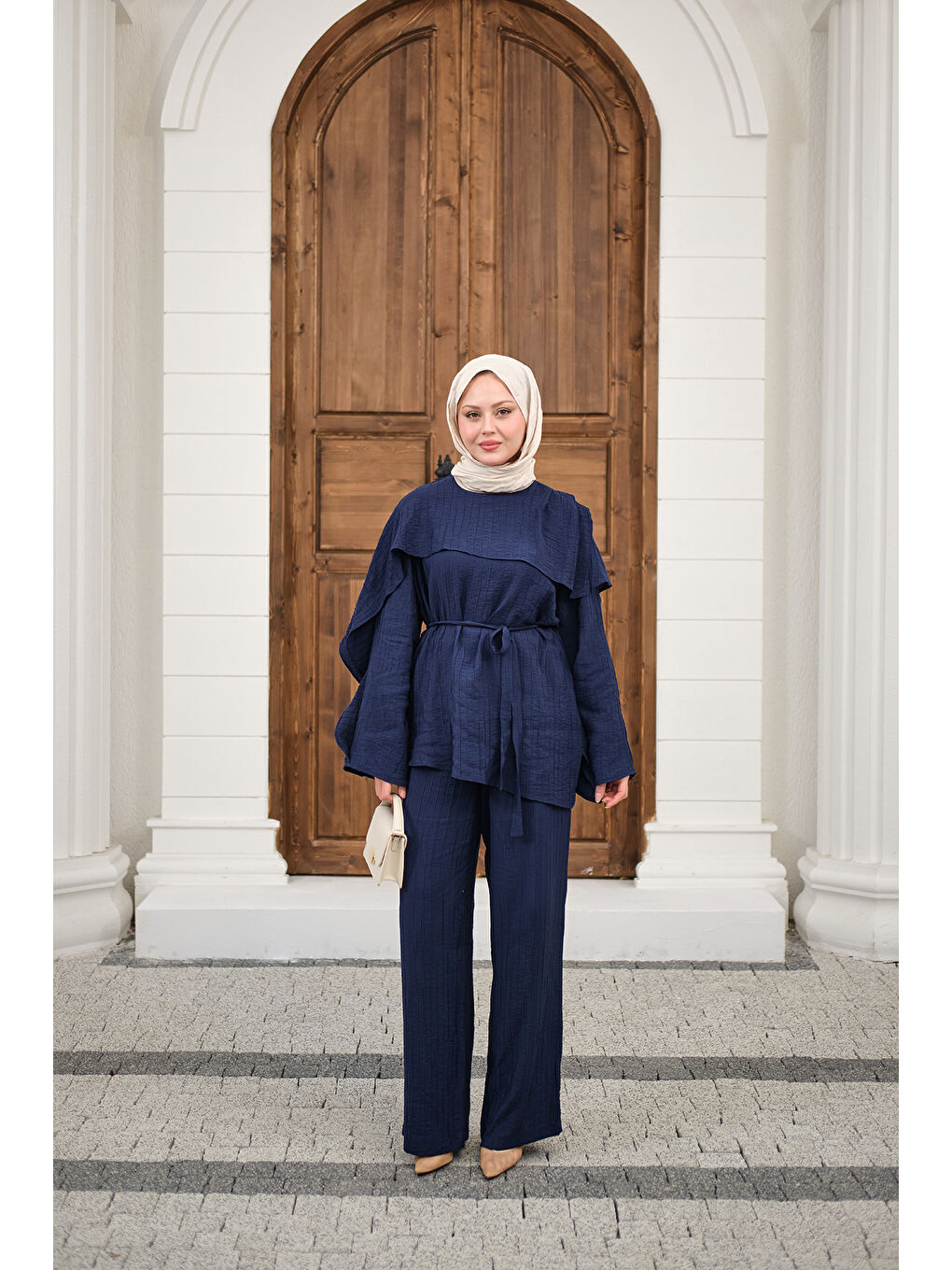 Kadın Kendinden Desenli Yaka Pelerinli Bel Bağlamalı Takım Lacivert-2