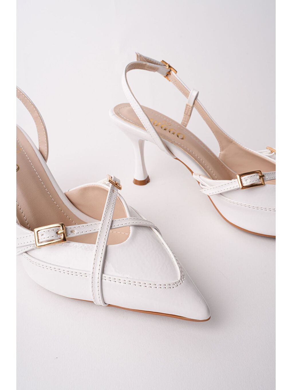 Beyaz İCONS Sivri Burun Arkası Açık Kemer Detaylı İki Bantlı Kadın Topuklu Ayakkabı-7