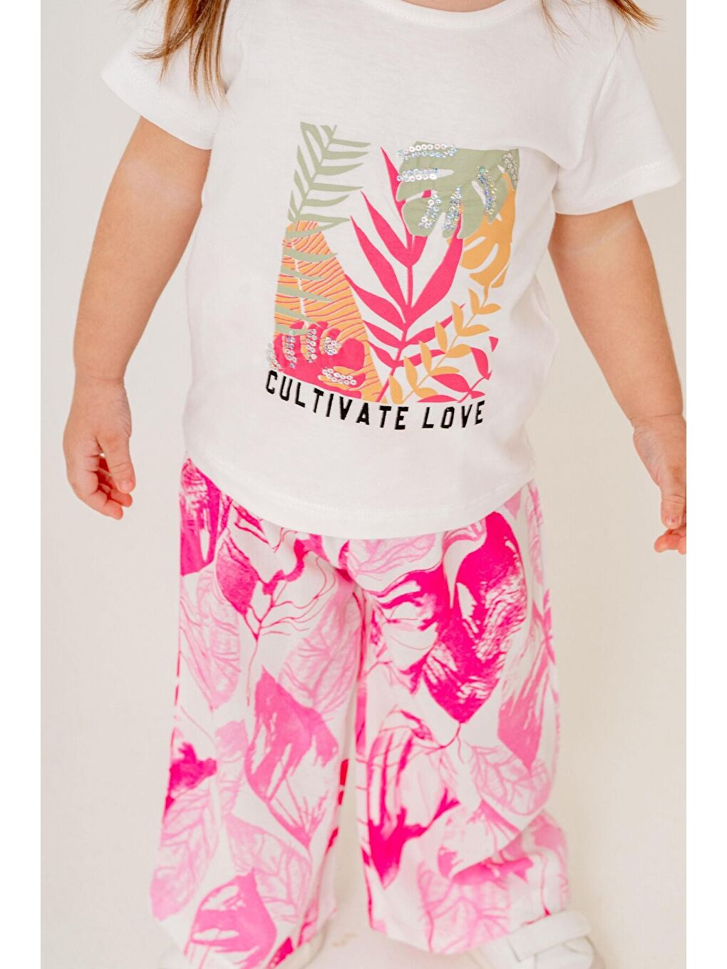 Pembe Tatlı Çiçek Desenli Oversize Rahat Kesim Kız Bebek Takımı-3