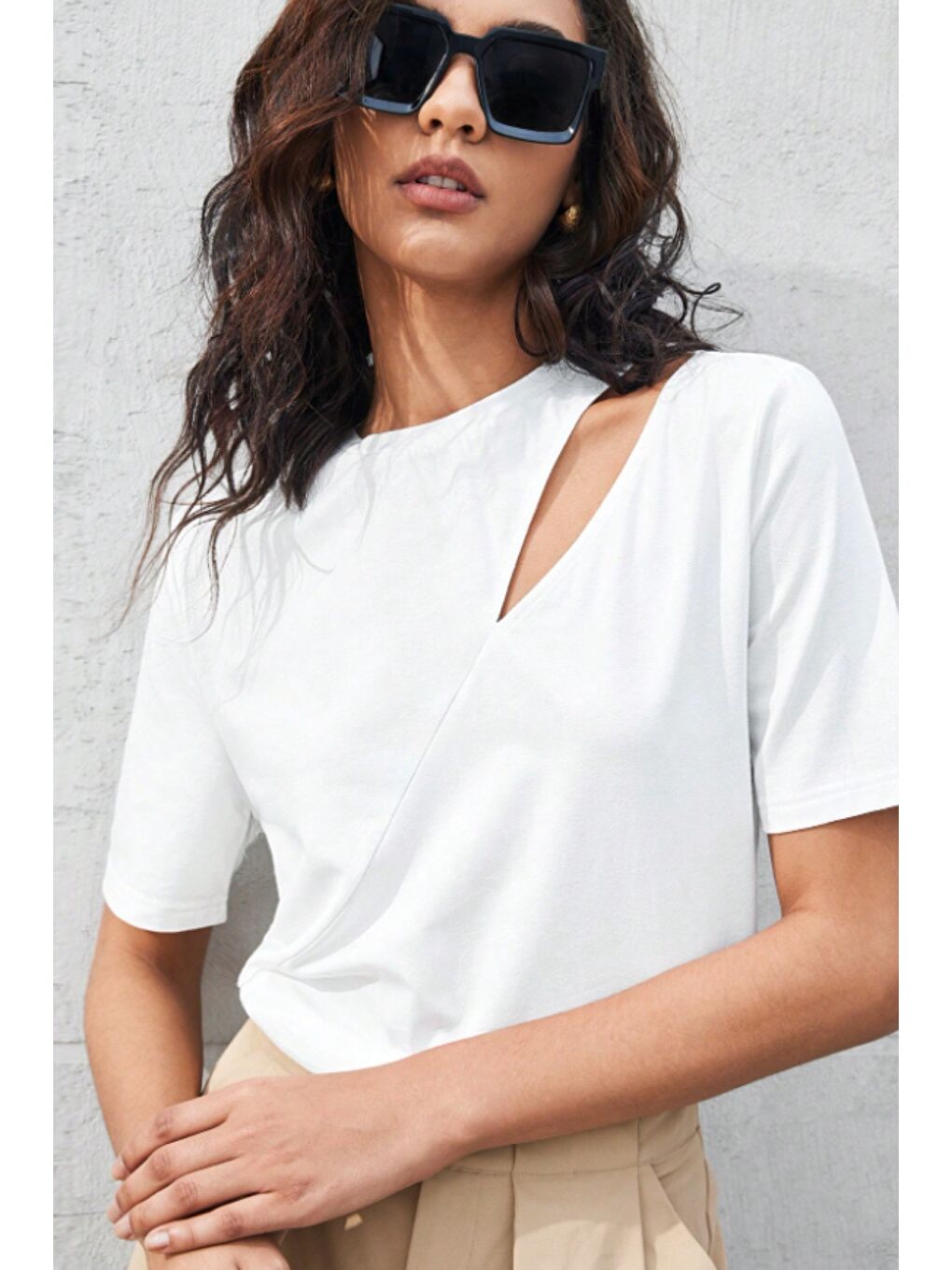 Beyaz Omuz Dekolteli Basic Kadın Tişört – Modern Kesim Günlük Bluz-2