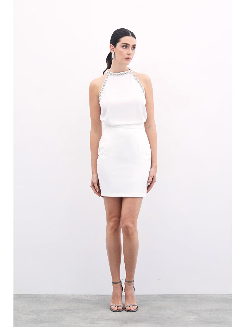 Aksesuar Detaylı Kolsuz Bluz - Ekru-2