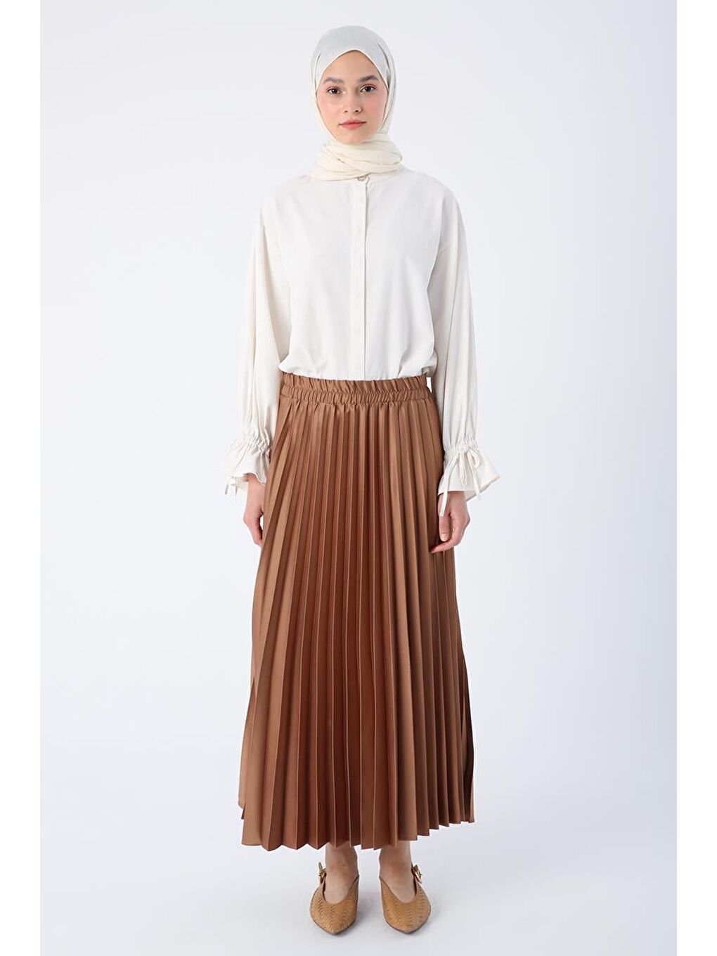 Bej-Beli Lastikli Piliseli Rahat Kalıp Saten Etek-1