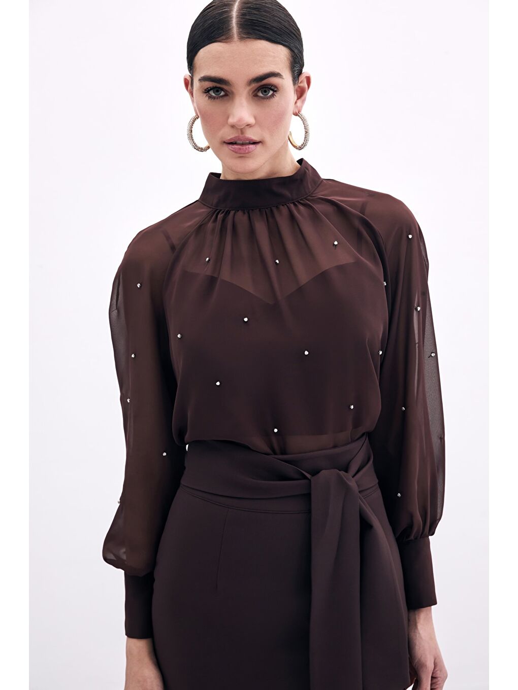 Kahverengi Taş Detaylı Transparan Bluz - Kahve-5