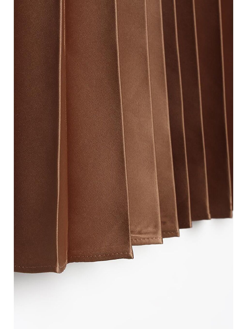 Bej-Beli Lastikli Piliseli Rahat Kalıp Saten Etek-4