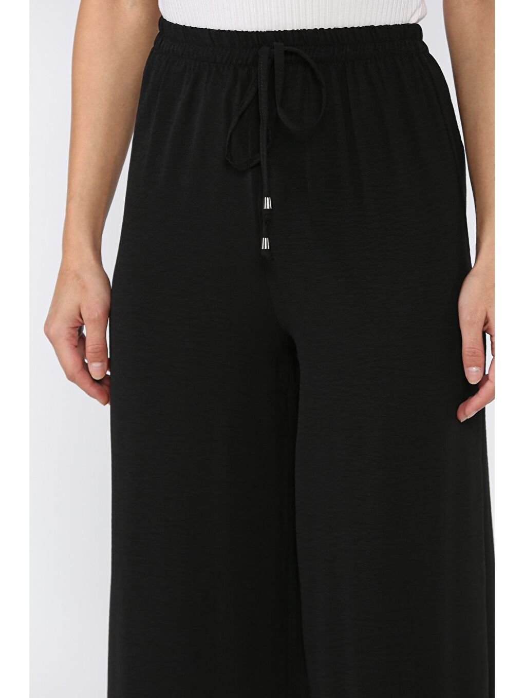 Siyah Kadın Bel Lastikli Bol Kesim Pantolon-3