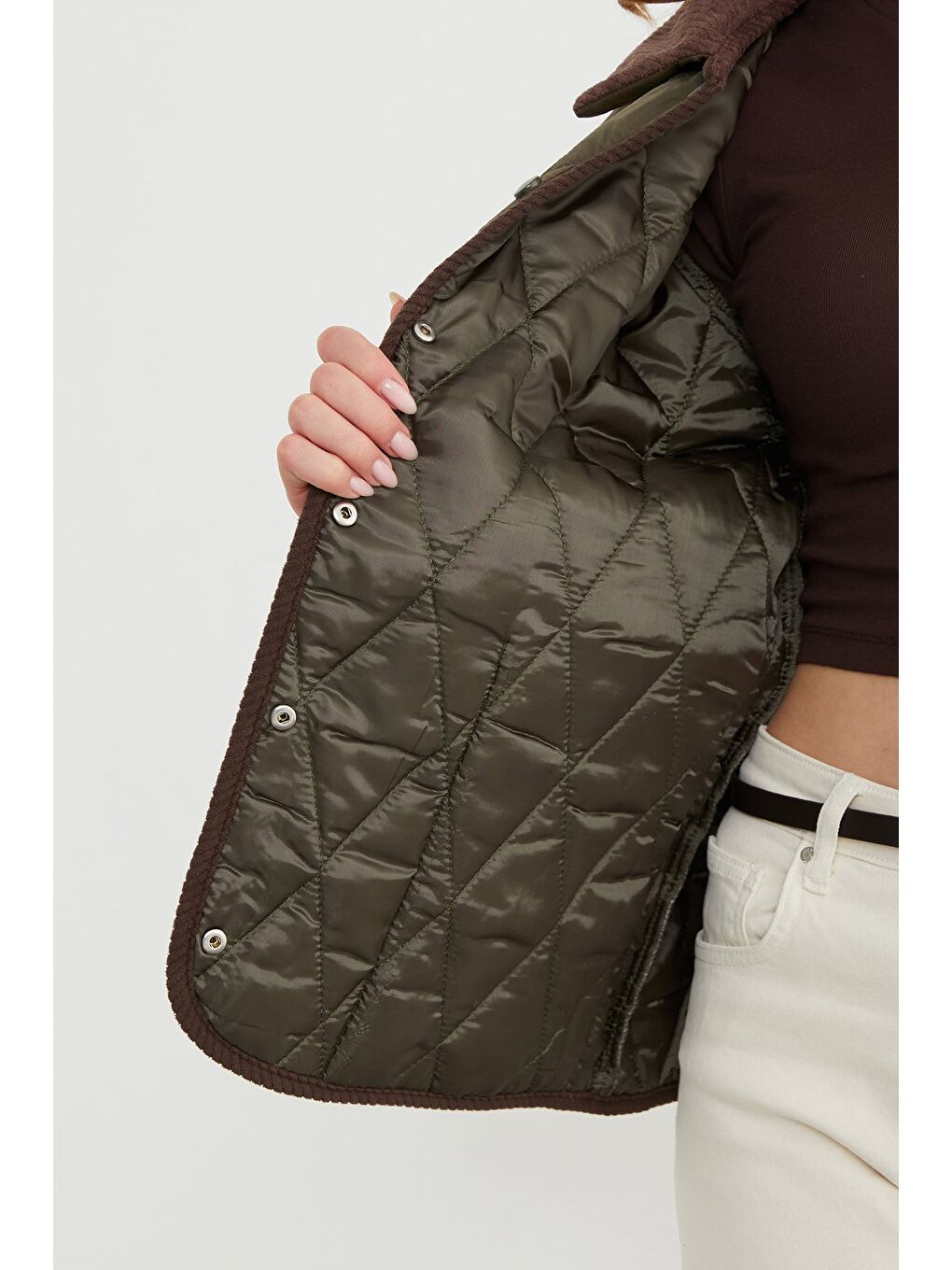 Haki Kadife Detaylı Polo Yaka Kapitone Mont-3